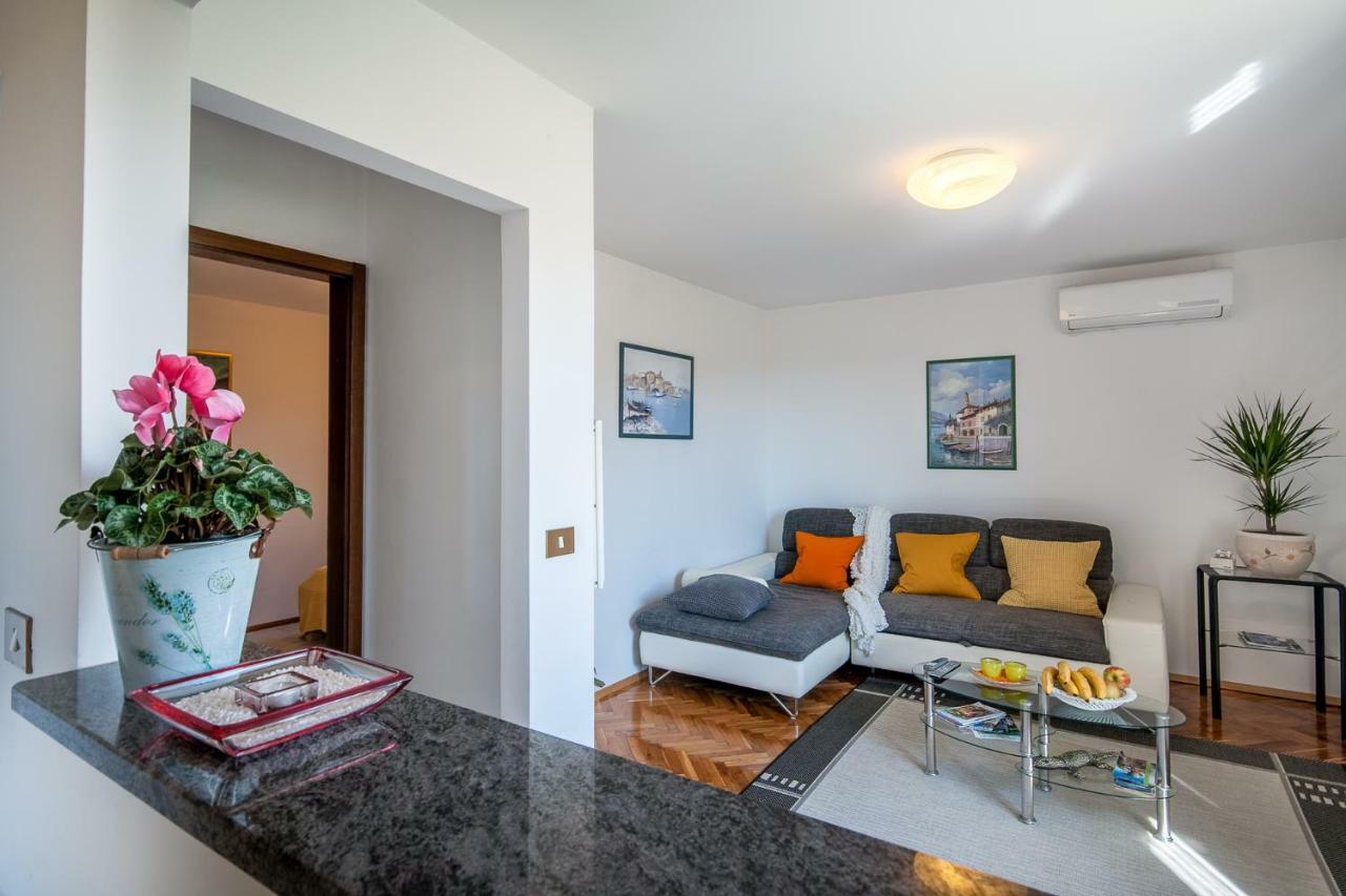 Apartman Gloria Opatija Buitenkant foto